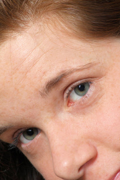 迷人的Green Eyed Brunette
