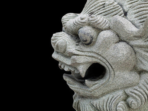 龍頭石雕像