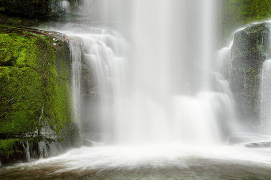 Mclean Falls；新西蘭