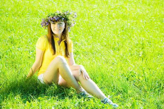 女孩在花的花冠
