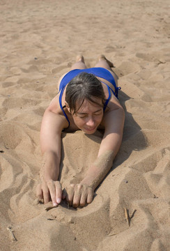 在一個(gè)夏天的海灘上