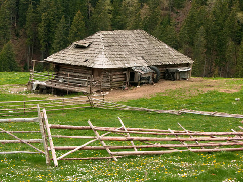 小屋在山羊圈