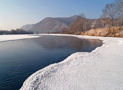 在冬天的早晨大青riverheads