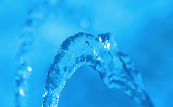 水