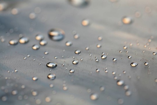 水