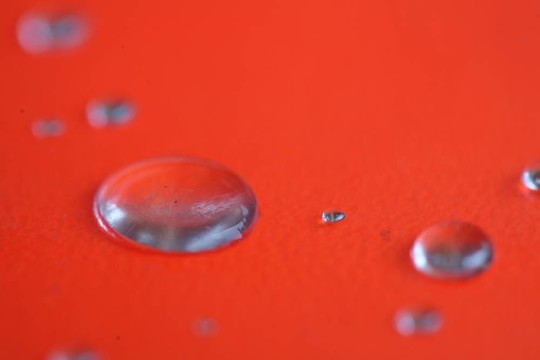 水