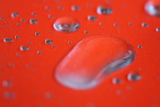 水
