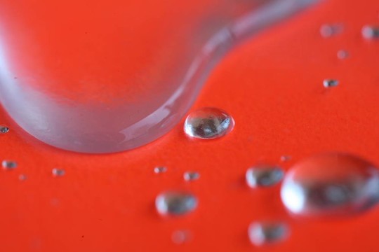 水