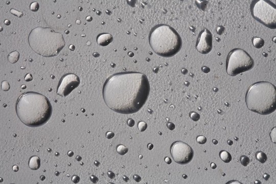 水