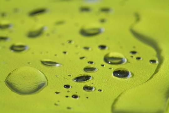 水