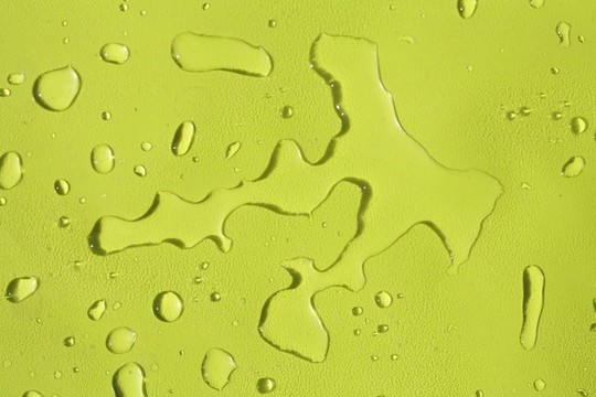 水