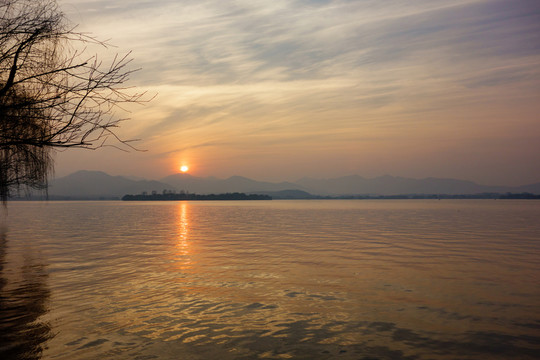 浙江杭州西湖風光夕陽日落紅霞