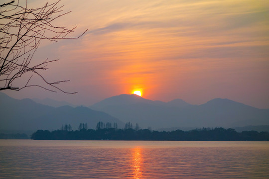 浙江杭州西湖風(fēng)光夕陽(yáng)日落紅霞