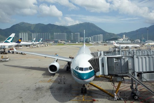 Hong Kung；中國；七月；第二十一；2011：香港國際機(jī)場航班的登機(jī)手續(xù)