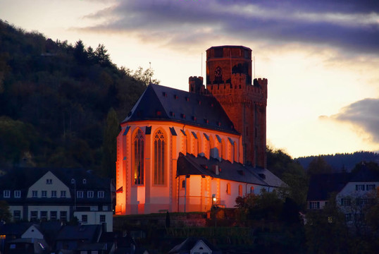 Oberwesel Martin教堂在晚上01
