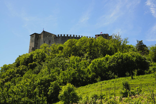 安杰拉城堡要塞（Rocca Borromeo）