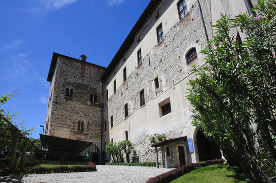 安杰拉城堡要塞（Rocca Borromeo）