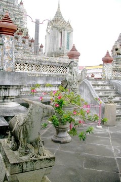 在Wat Arun Phra的廟觀