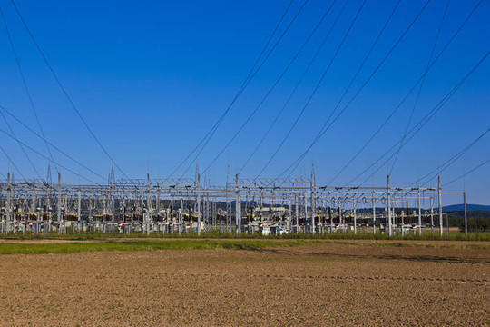 農(nóng)田發(fā)電廠