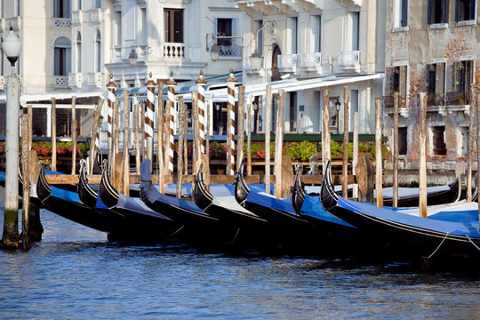 在venicy市Gondolas；意大利
