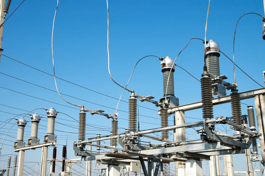 用開關(guān)和斷路器的高壓變電站部分