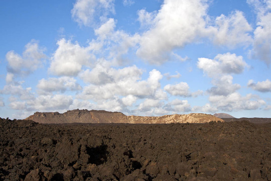 火山景觀的滅絕的火山下