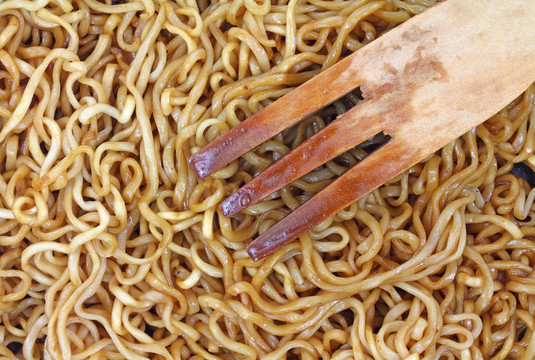 近看熟炒面面條