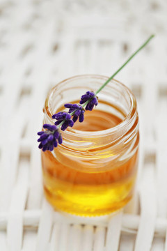 草藥的蜂蜜