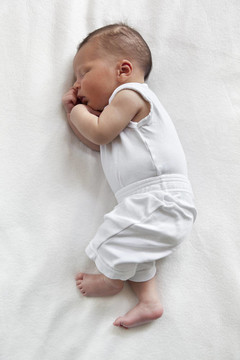 沉睡的嬰兒