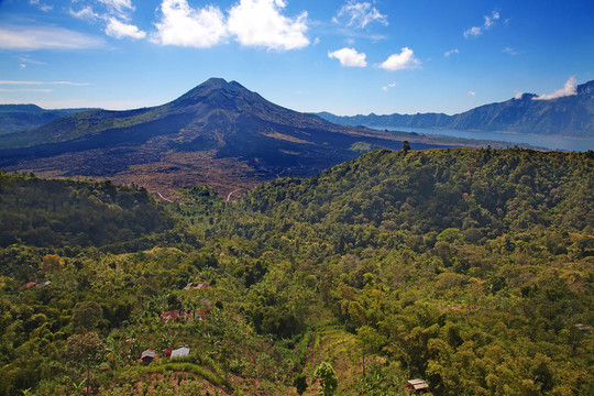 巴都爾火山