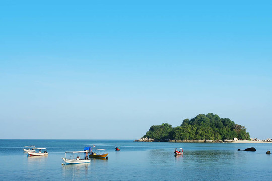 小島嶼和船