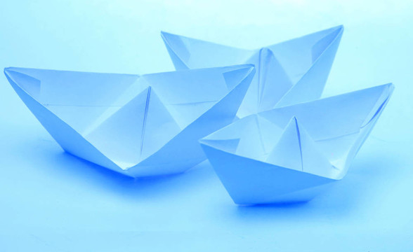 藍(lán)色的紙船