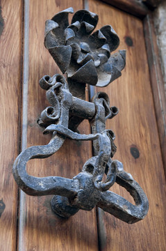 Doorknocker。