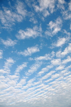 云在天空中傳播