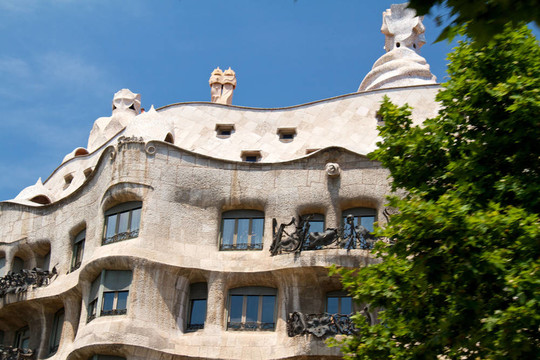 巴塞羅那- 5月26日：Casa Mila La Pedrera建筑5月26日在巴塞羅那；2011。