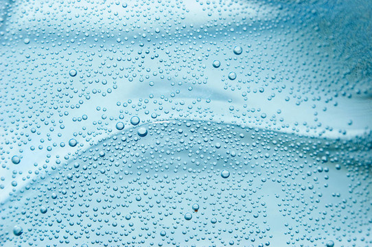 水中的氣泡。