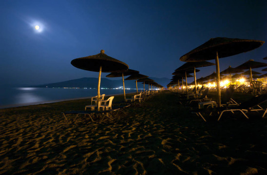 在NEA vrasna夜