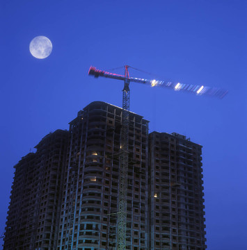 夜間施工現(xiàn)場。