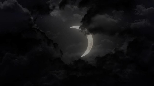 夜空中的半個月亮