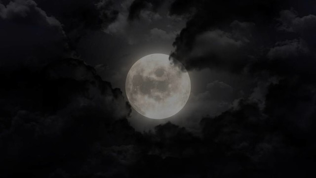 夜空中的月亮