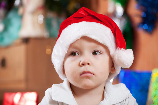 小男孩在Santa帽