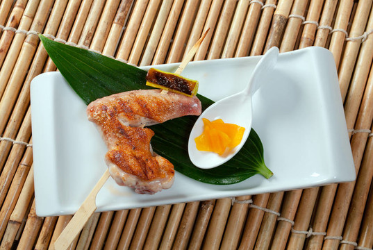 日本的雞；串燒