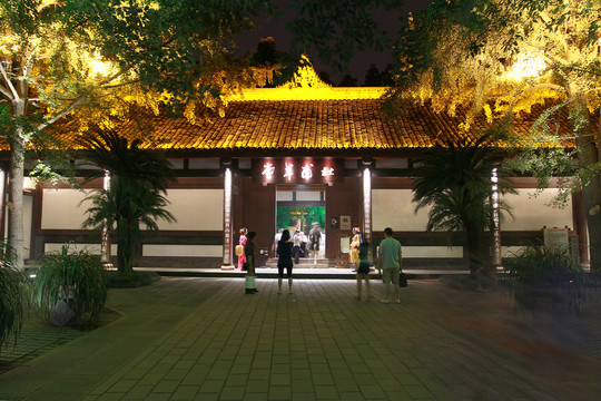 杜甫草堂大門夜景