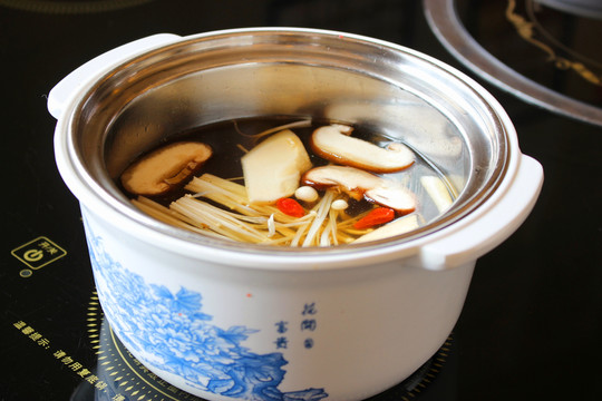 養(yǎng)生菌王鍋