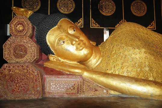 Golden Buddha的雕像
