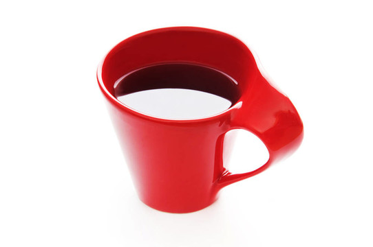 在白色上隔離的一杯茶