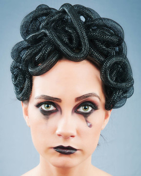 女人描繪概念和邪惡（Medusa Gorgon）