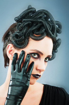 女人描繪概念和邪惡（Medusa Gorgon）