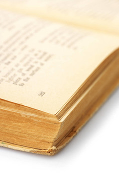 打開古老的書