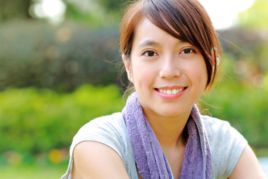 美麗的運(yùn)動(dòng)亞洲女孩